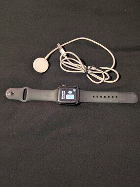 Apple Watch Series 6 40mm Aluminum GPS WiFi Space Grey